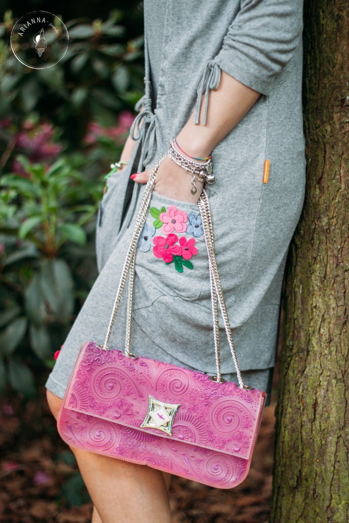 Abito Lungo Mamatayoe In Viscosa Con Stampa Floreale Passiflora E Volant Asimmetrico – Donna, Rosa, Ideale Per Primavera Estate