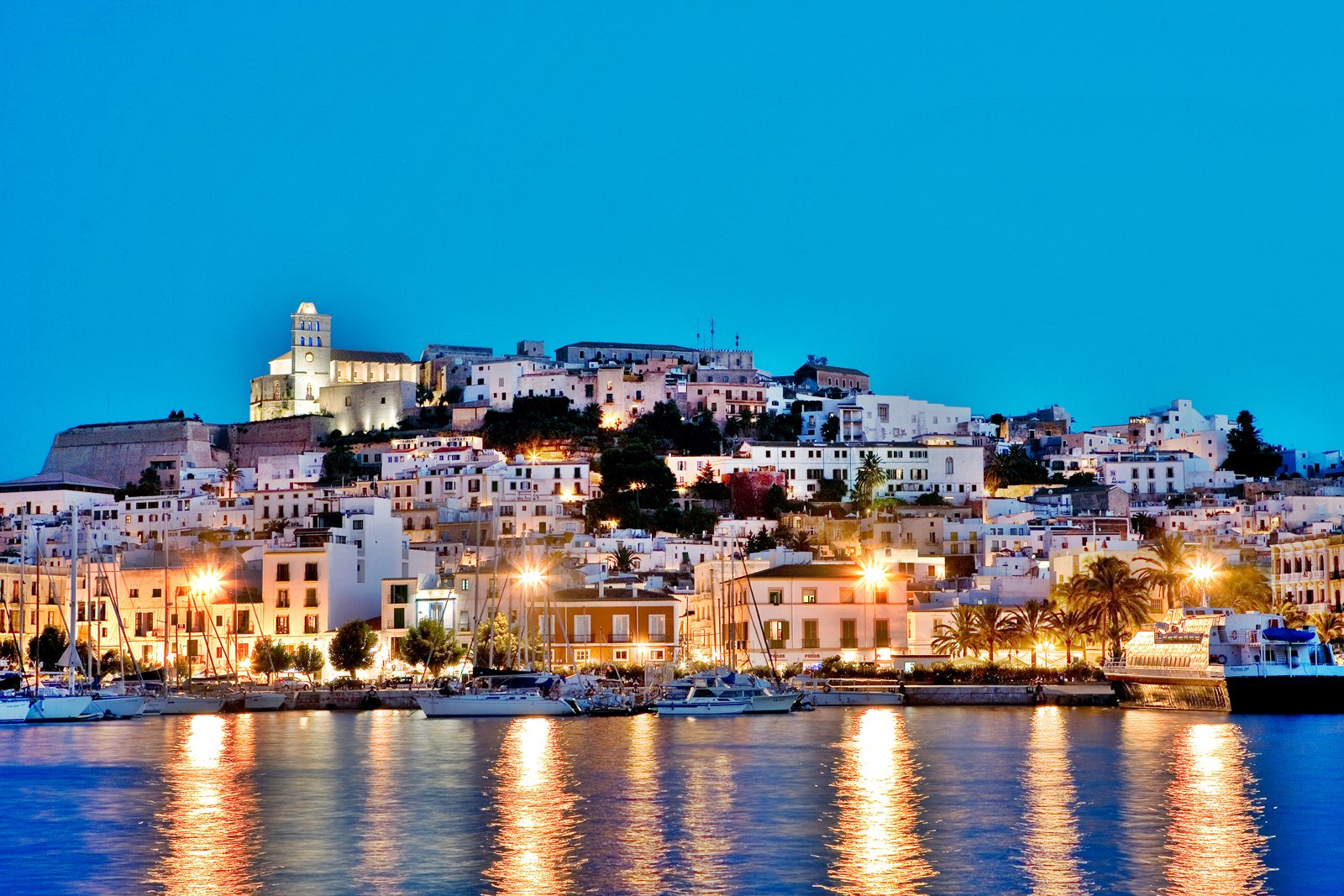 Vacanze estive:Ibiza l’isola che non dorme mai